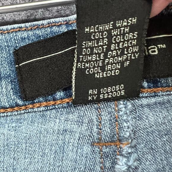 Venezia Jeans Womens 14 Blue Floral Embroidery Straight High Rise Boho Cottage - Picture 11 of 12